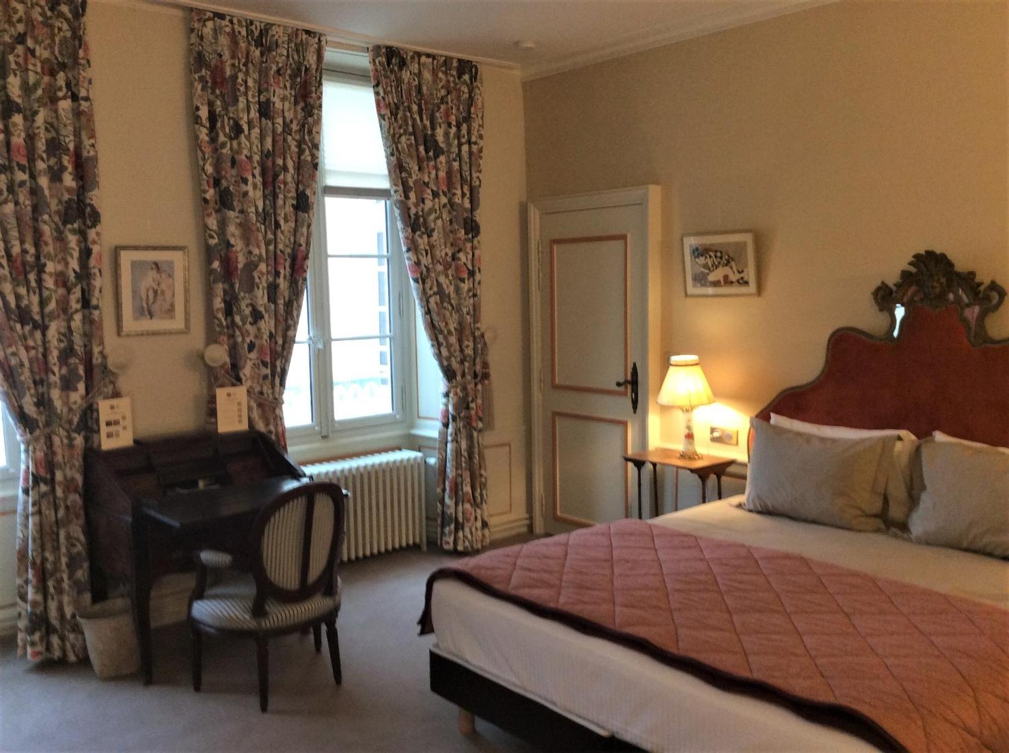 เรซิด็องซ์ เด แอ็งด์ Bed & Breakfast ลาโรแชล ภายนอก รูปภาพ